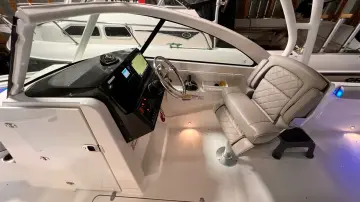 Thumbnail von Pursuit 246 Dual Console