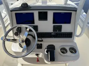 Thumbnail von Boston Whaler 230 Outrage