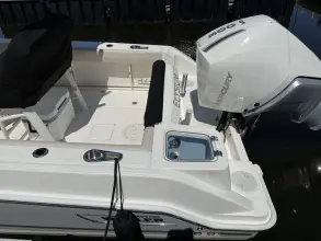 Thumbnail von Boston Whaler 230 Outrage