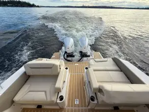 Thumbnail von Tiara Yachts 34LX
