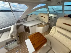 Thumbnail von Tiara Yachts 34LX