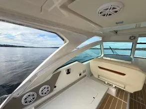Thumbnail von Tiara Yachts 34LX