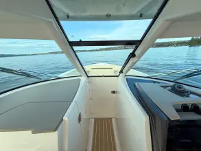 Thumbnail von Tiara Yachts 34LX
