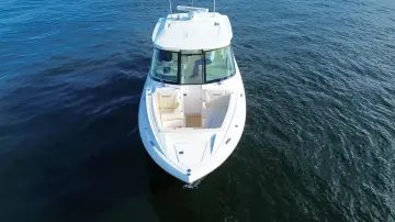 Thumbnail von Tiara Yachts 34LX