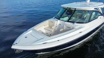Thumbnail von Tiara Yachts 34LX