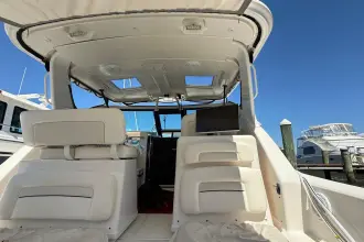 Thumbnail von Tiara Yachts 3600 Open Runaway