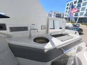 Thumbnail von Sea Ray 320 Sundancer Outboard