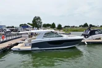 Cruisers Yachts 38 GLS