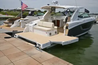 Thumbnail von Cruisers Yachts 38 GLS