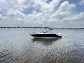 Thumbnail von Sea Ray SLX 310 Außenborder