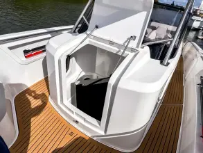 Thumbnail von Vision Marine Technologies Sterk 31 Sport WB
