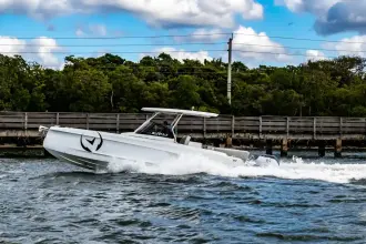 Thumbnail von Vision Marine Technologies Sterk 31 Sport WB