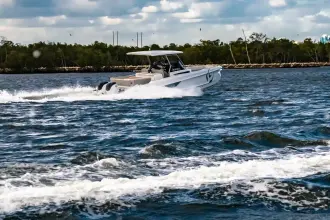 Thumbnail von Vision Marine Technologies Sterk 31 Sport WB
