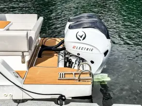 Thumbnail von Vision Marine Technologies Sterk 31 Sport WB