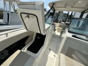 Thumbnail von Boston Whaler 240 Vantage