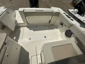 Thumbnail von Boston Whaler 240 Vantage