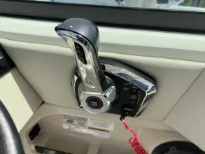 Thumbnail von Boston Whaler 240 Vantage