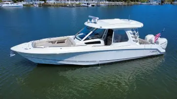 Boston Whaler 350 Realm