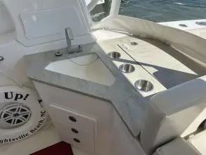 Thumbnail von Boston Whaler 350 Realm