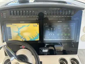 Thumbnail von Boston Whaler 350 Realm