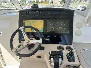 Thumbnail von Boston Whaler 350 Realm