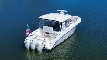 Thumbnail von Boston Whaler 350 Realm