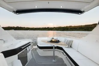 Thumbnail von Sea Ray Sundancer 320