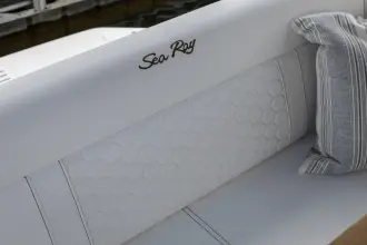 Thumbnail von Sea Ray Sundancer 320