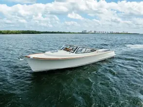 Thumbnail von Hinckley Talaria 38R RASCAL