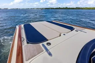 Thumbnail von Hinckley Talaria 38R RASCAL