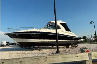 Thumbnail von Cruisers Yachts 350 Express