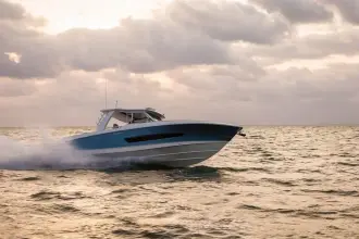Thumbnail von Boston Whaler 420 Outrage