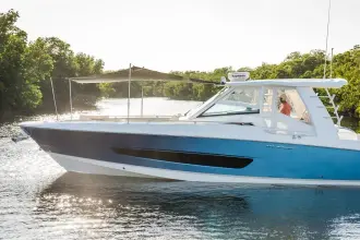 Thumbnail von Boston Whaler 420 Outrage