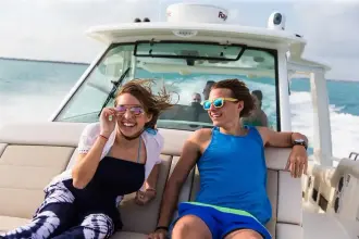 Thumbnail von Boston Whaler 420 Outrage