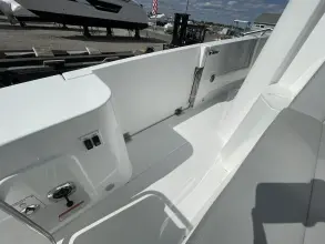 Thumbnail von Cruisers Yachts 38 VTR EC