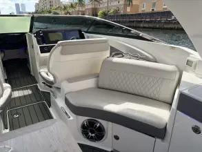 Thumbnail von Sea Ray SLX 350 Außenborder