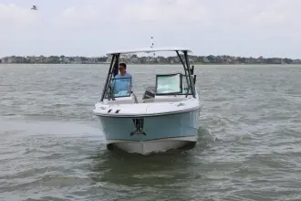 Thumbnail von Boston Whaler 240 Vantage