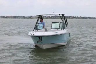 Thumbnail von Boston Whaler 240 Vantage