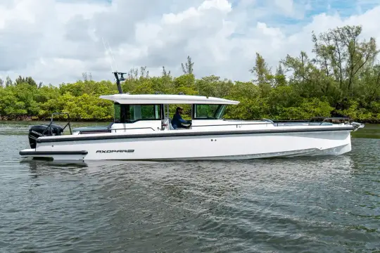 Axopar 37 XC Cross Cabin