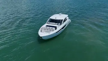 Thumbnail von Cruisers Yachts 50 GLS OB