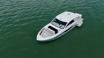 Thumbnail von Cruisers Yachts 50 GLS OB
