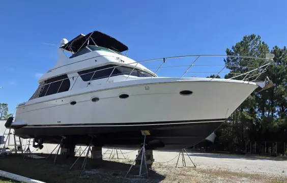 Carver 450 Voyager Pilothouse Pier Pressure