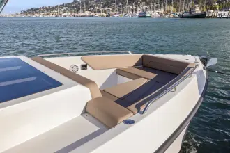 Thumbnail von Cruisers Yachts 38 VTR EC