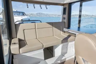 Thumbnail von Cruisers Yachts 38 VTR EC
