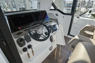 Thumbnail von Cruisers Yachts 38 VTR EC