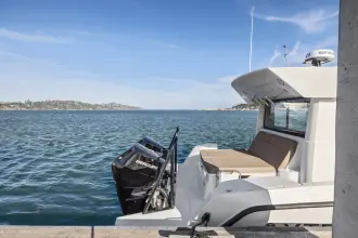Thumbnail von Cruisers Yachts 38 VTR EC
