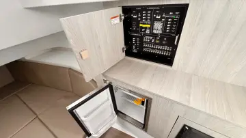 Thumbnail von Cruisers Yachts 38 VTR EC