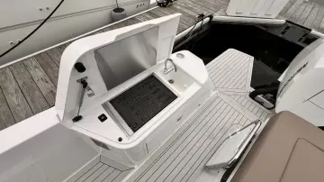 Thumbnail von Cruisers Yachts 38 VTR EC