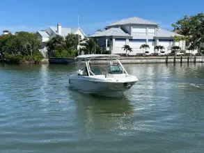 Thumbnail von Boston Whaler 270 Vantage