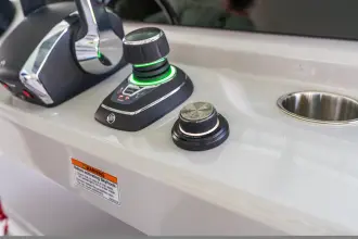 Thumbnail von Boston Whaler 330 Outrage